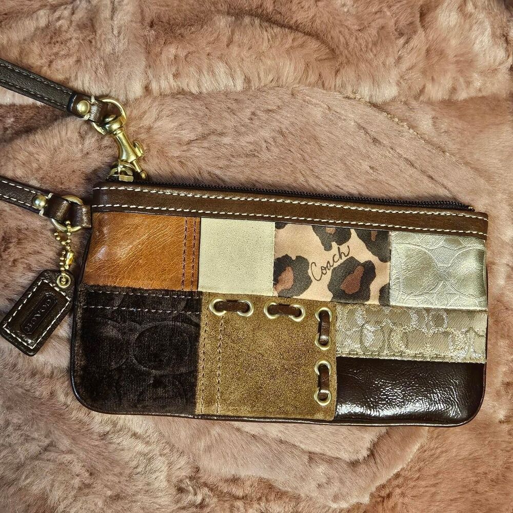 coach patchwork wristlet - image 3